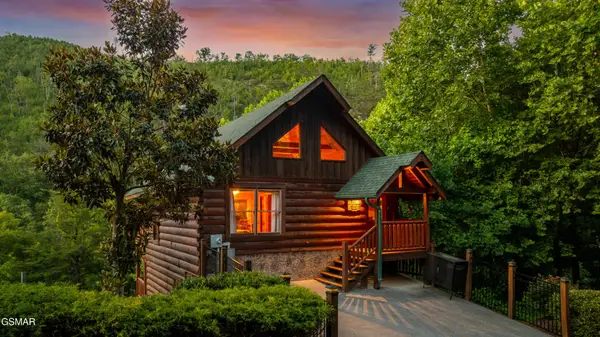 830 Black Bear Cub Way, Sevierville, TN 37862