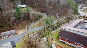 833 Sleepy Hollow Road, Gatlinburg, TN 37738