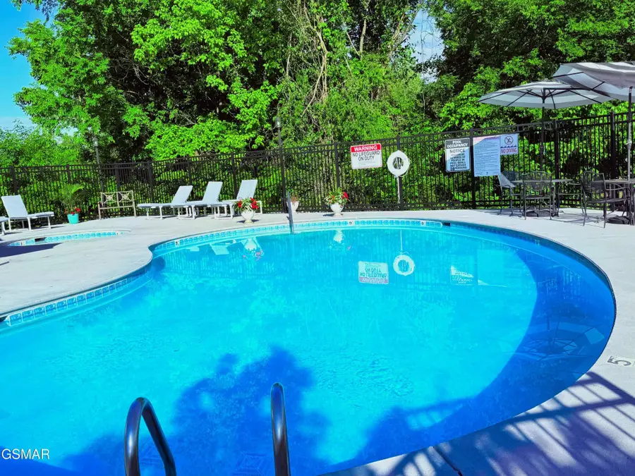 527 Orchard Valley Way, Pigeon Forge, TN 37862 - #2