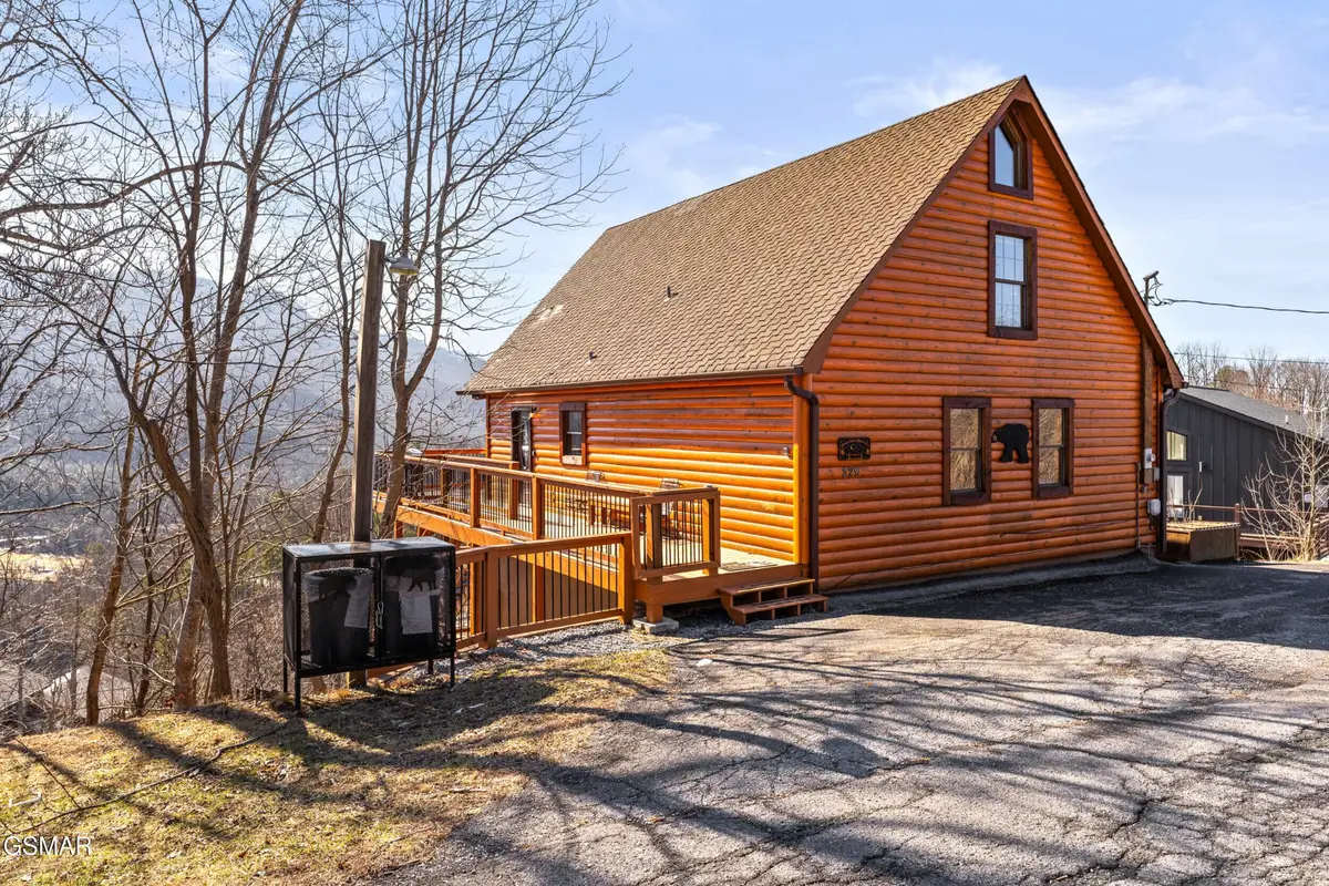 829 Red Fox Trl, Gatlinburg, TN 37738 - #1