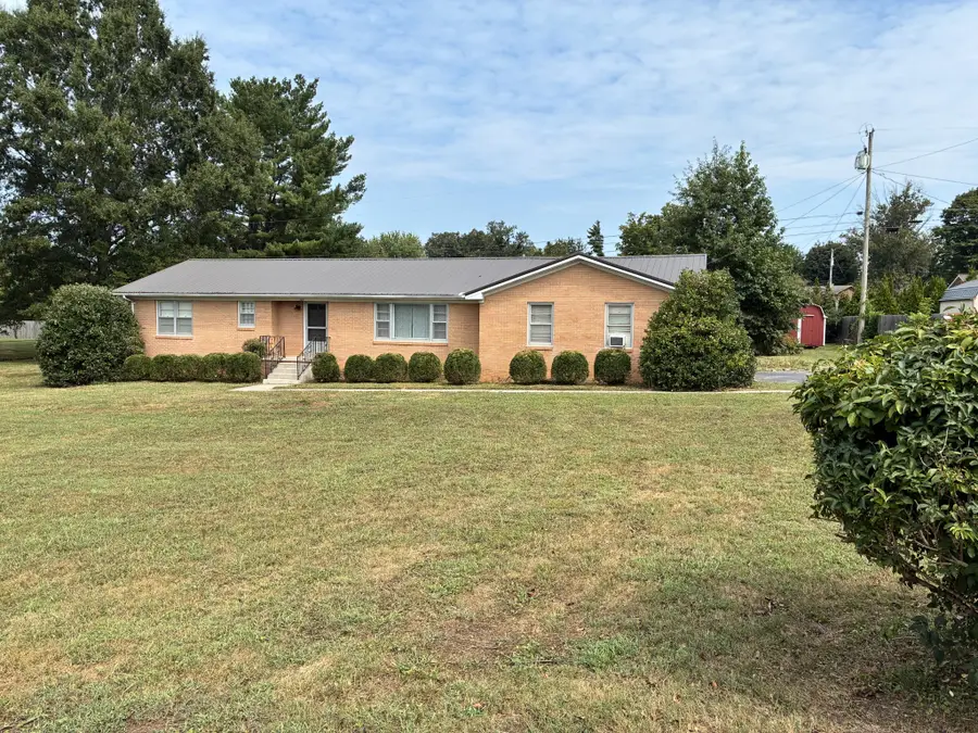 124 Clearview Dr, McMinnville, TN 37110 - #2