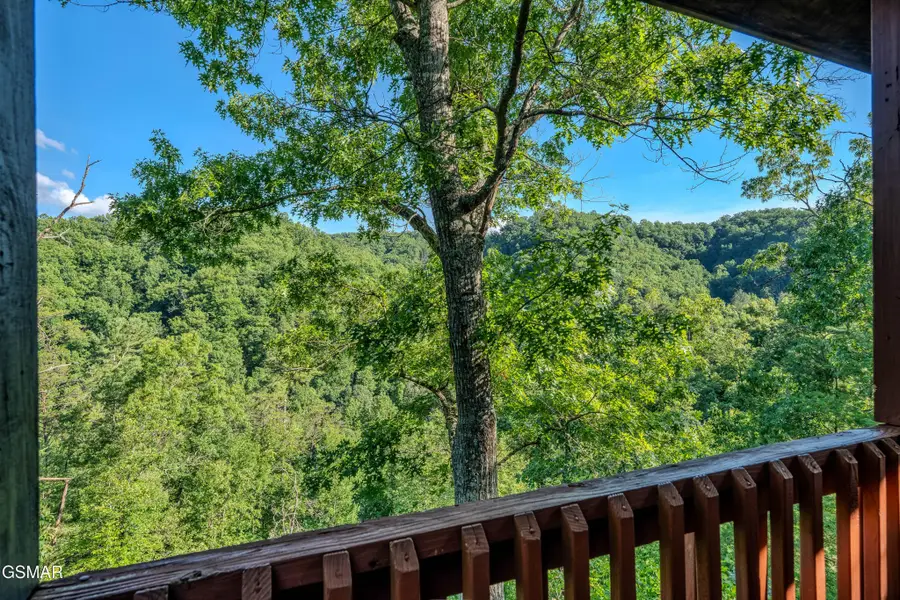 2050 Abbey Lane Way, Sevierville, TN 37862 - #2