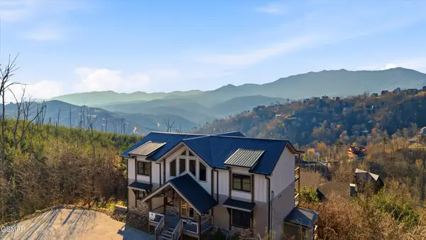 986 Chestnut Drive, Gatlinburg, TN 37738
