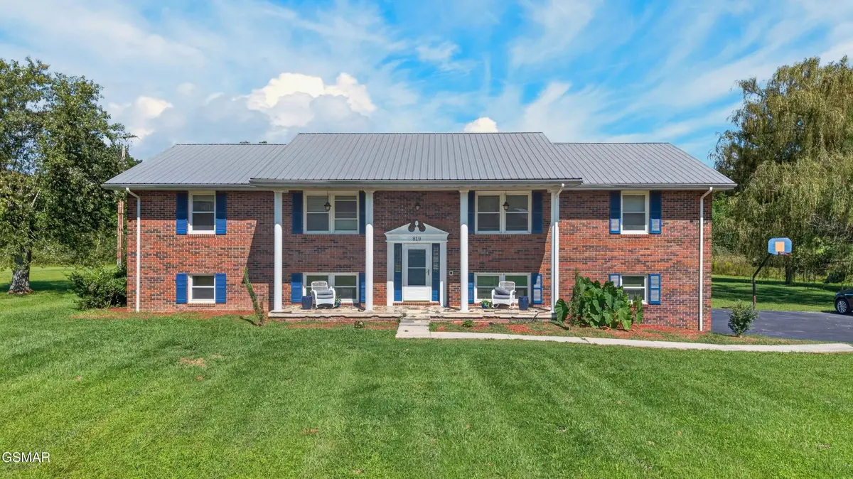 819 Redwood Drive, Mount Carmel, TN 37645 - #1