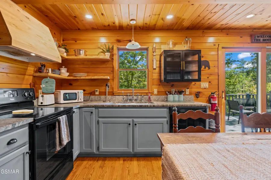 3956 Millers Ridge Way, Sevierville, TN 37862 - #3