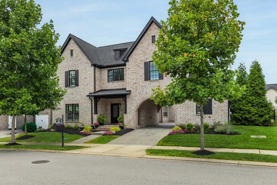 724 Fontwell Ln, Franklin, TN 37064 - #2