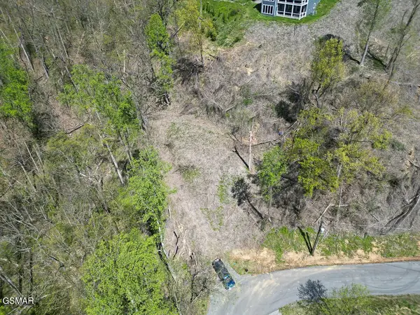 837 Clabo Loop, Gatlinburg, TN 37738