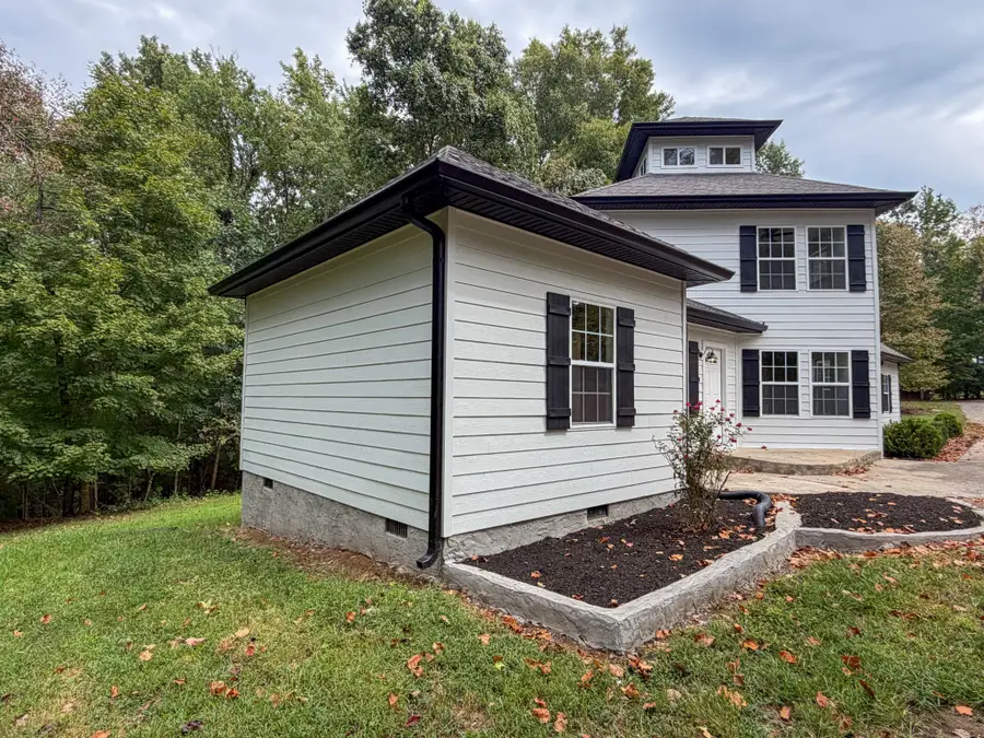 397 Buck Perry Rd, Bethpage, TN 37022 - #2