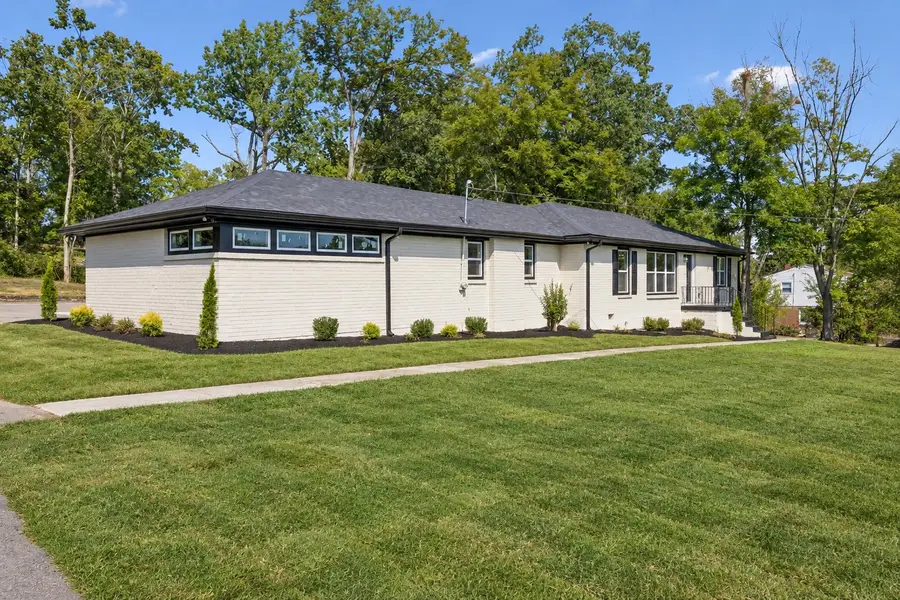 603 N Graycroft Ave, Madison, TN 37115 - #2
