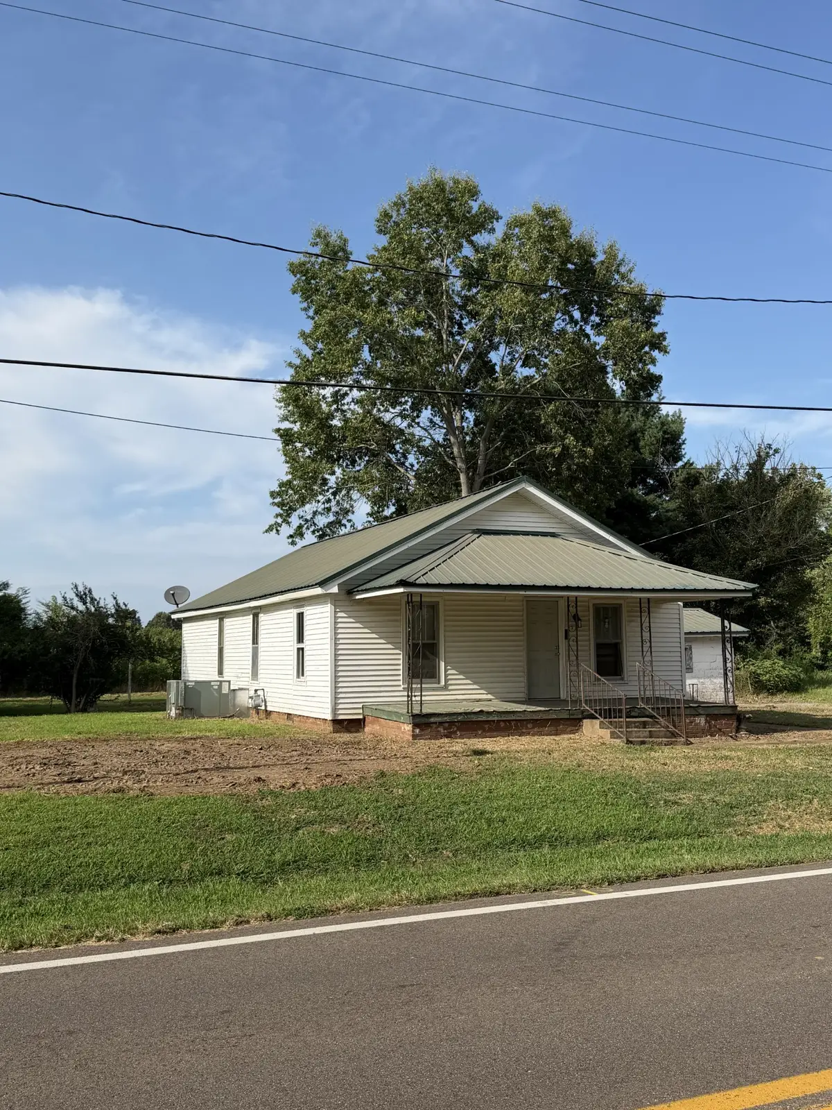 10390 Highway 54, Paris, TN 38242 - #1