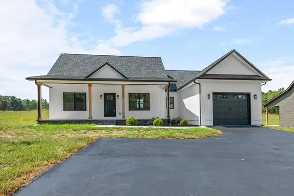 3020 Ditty Rd, Cookeville, TN 38506