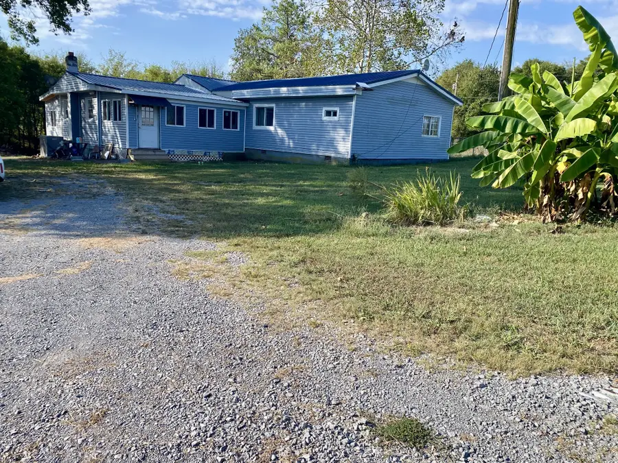 611 Burns Rd, Shelbyville, TN 37160 - #3