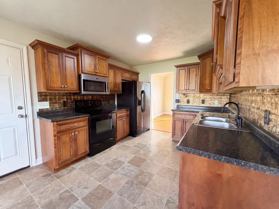 111 Beaver Creek Dr, Portland, TN 37148 - #2