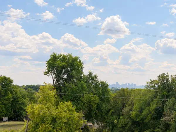 133 Hart Ln, Nashville, TN 37207