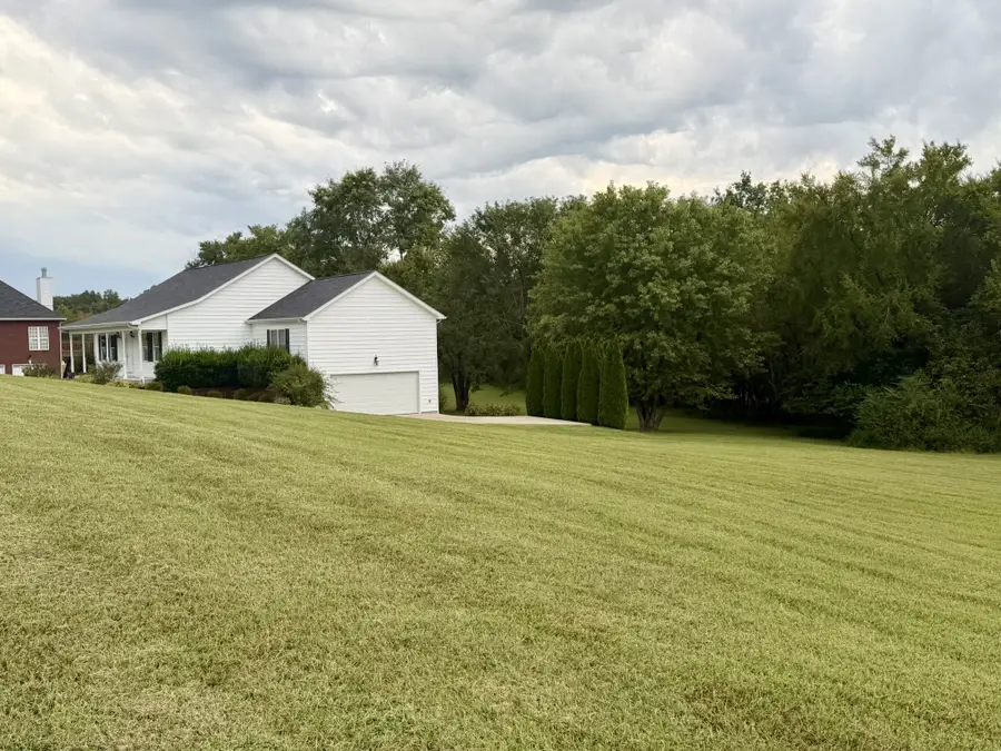 1909 Pointe Barton Dr, Lebanon, TN 37087 - #2