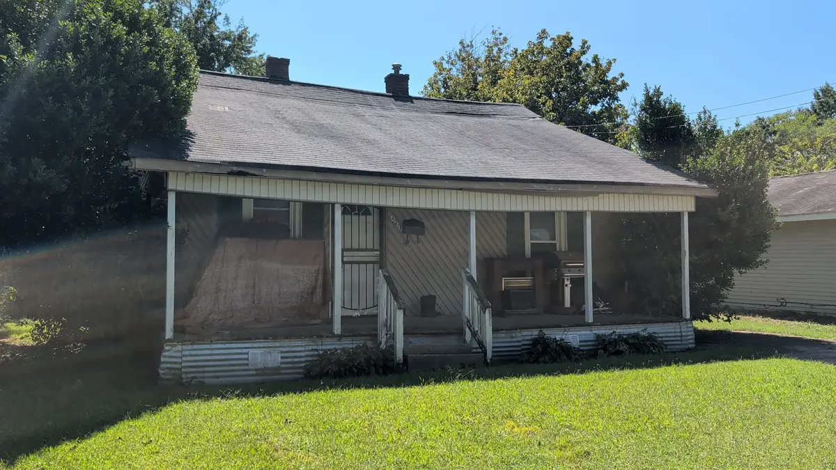 408 E 2nd St, Trenton, TN 38382 - #1