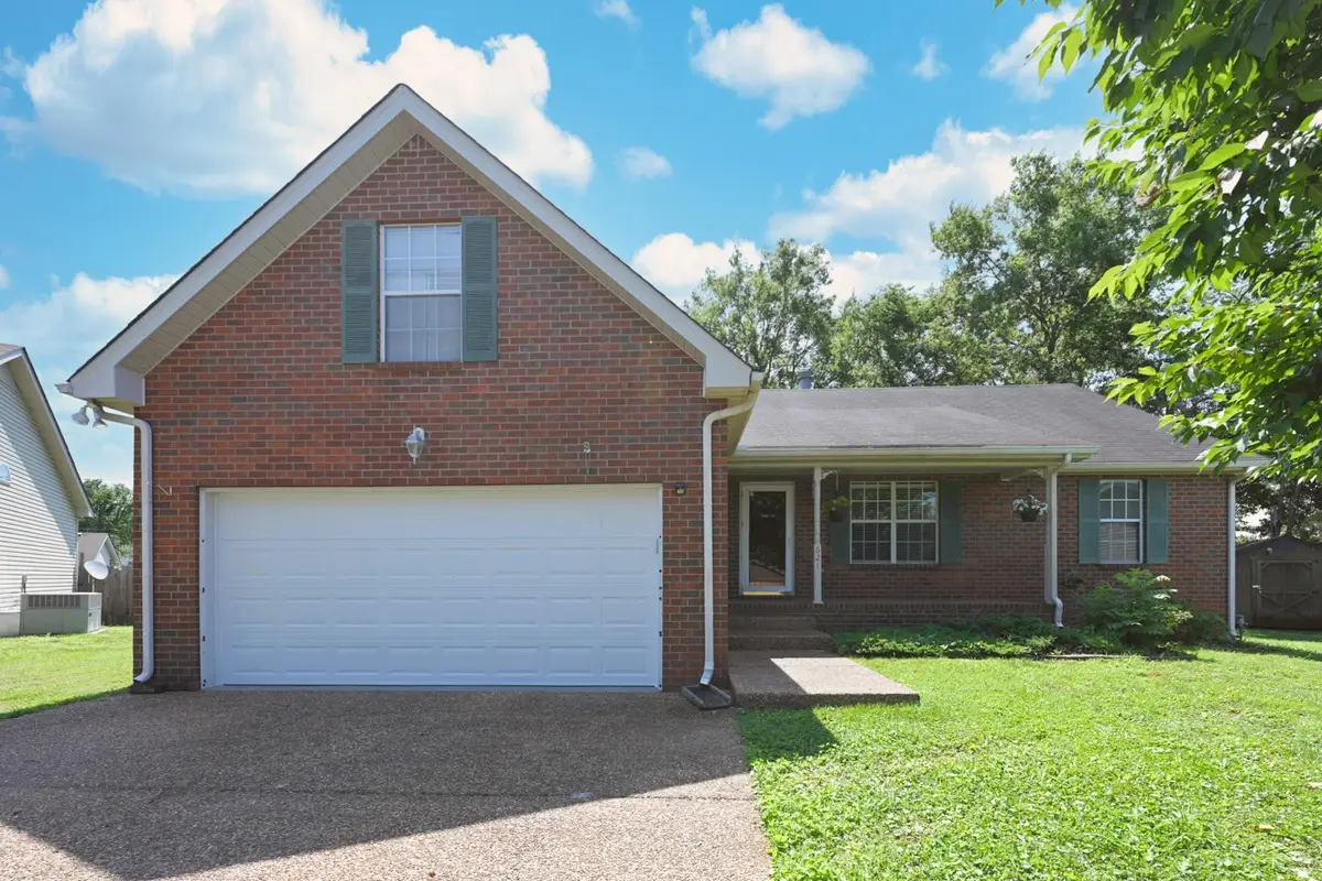 621 Kingsway Dr, Old Hickory, TN 37138 - #1