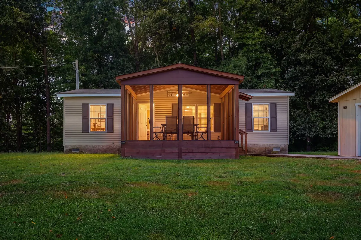 552 Beaver Ln, Gainesboro, TN 38562 - #1