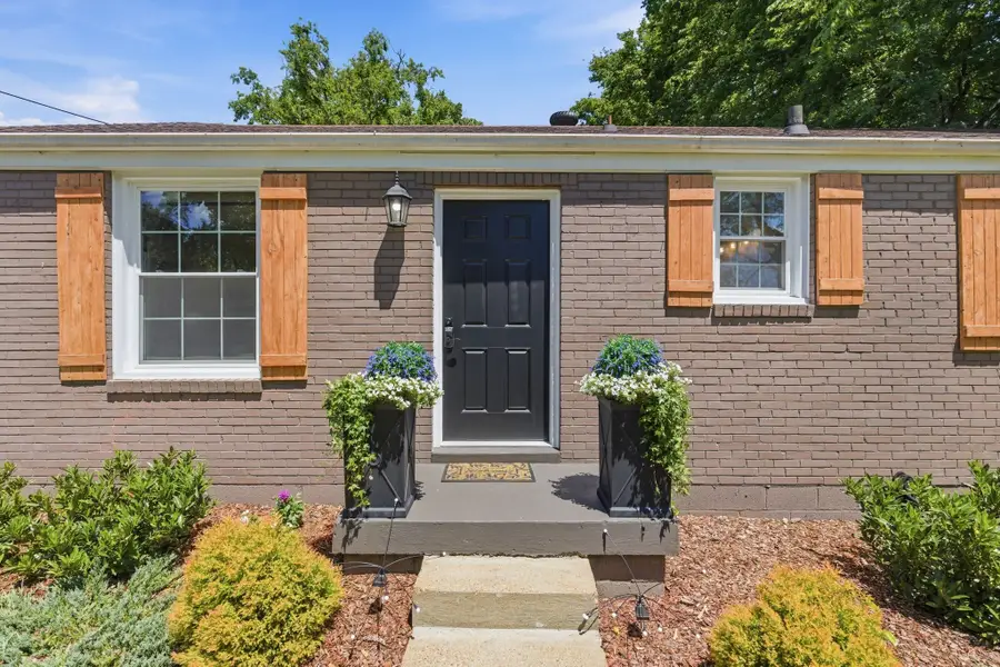 102 Desoto Dr, Nashville, TN 37210 - #2
