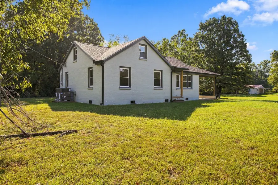3015 Greenhill Dr, Centerville, TN 37033 - #2