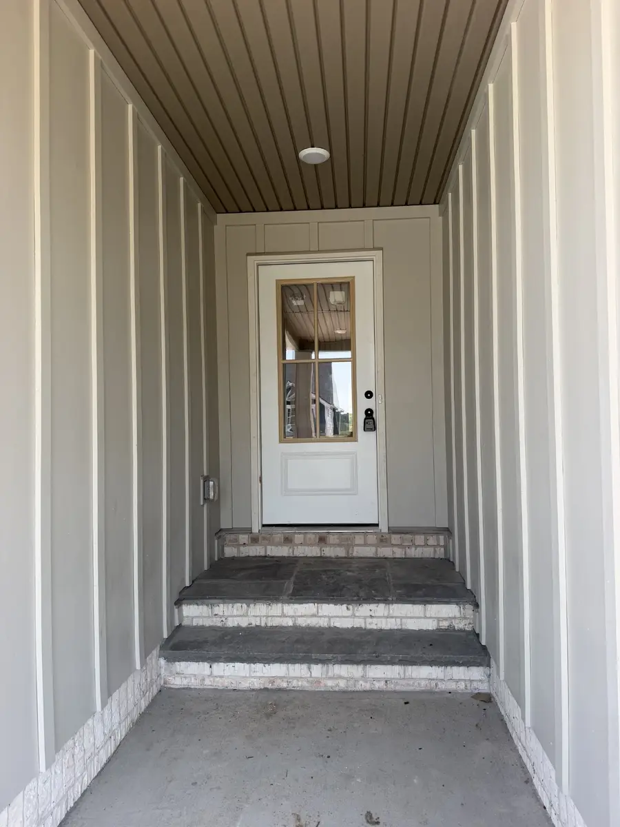 907 Bankside Dr, Clarksville, TN 37043 - #2