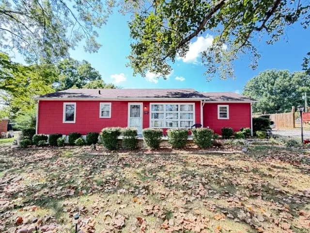 107 Highland Dr, Winchester, TN 37398 - #1