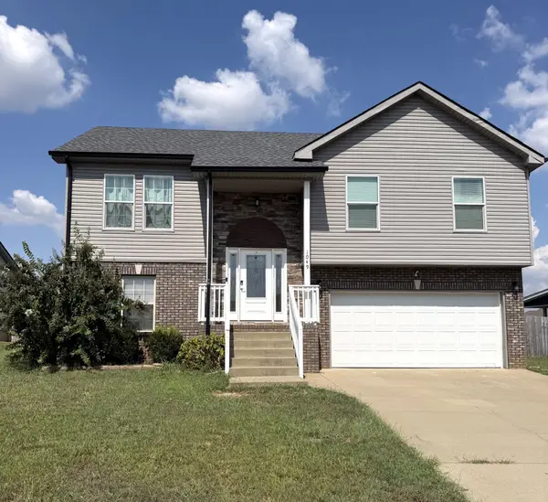 1049 Charles Thomas Dr, Clarksville, TN 37042