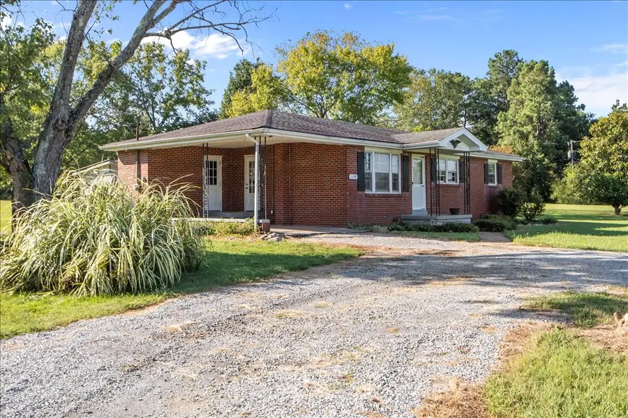 1179 Main St N, Tennessee Ridge, TN 37178 - #2
