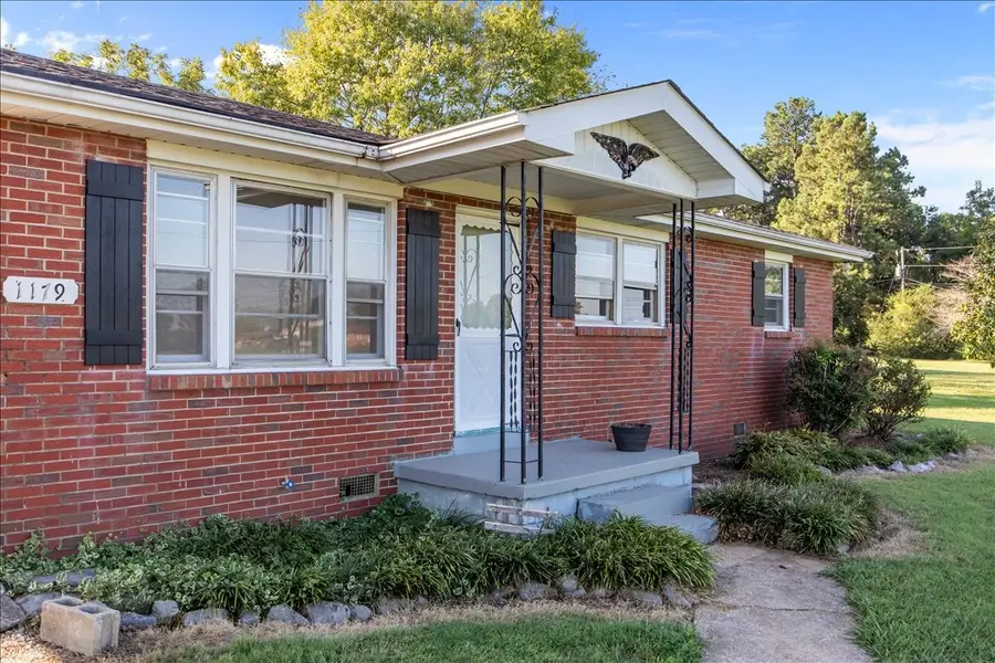 1179 Main St N, Tennessee Ridge, TN 37178 - #3