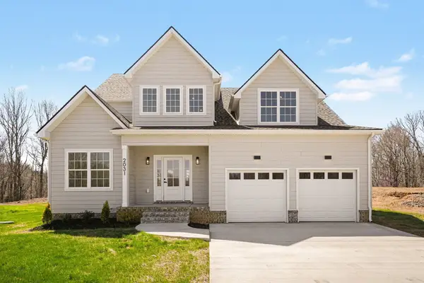 2031 Eagles Bluff Dr, Pleasant View, TN 37146