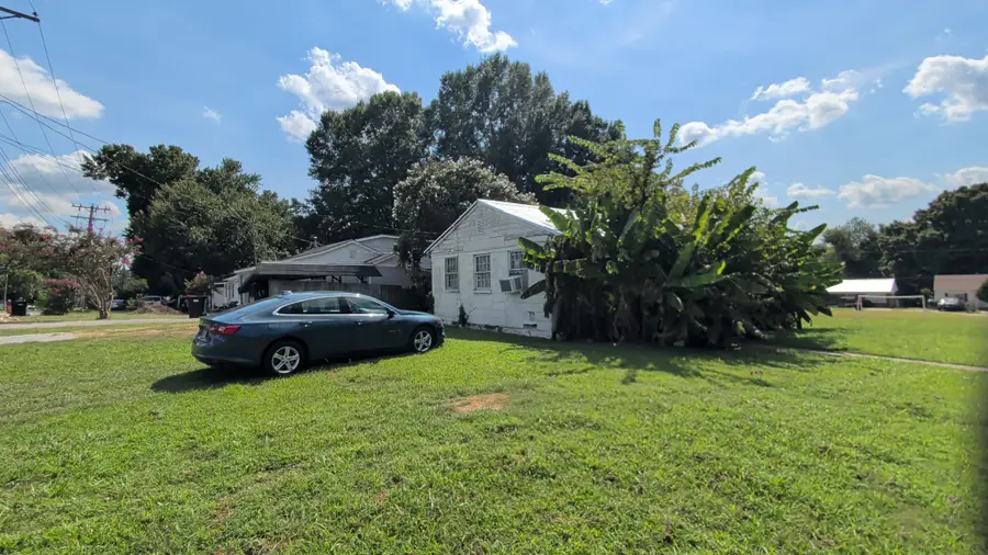 1712 Harder St, Humboldt, TN 38343 - #2