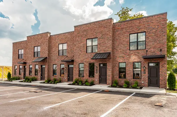903 S Main St, Springfield, TN 37172