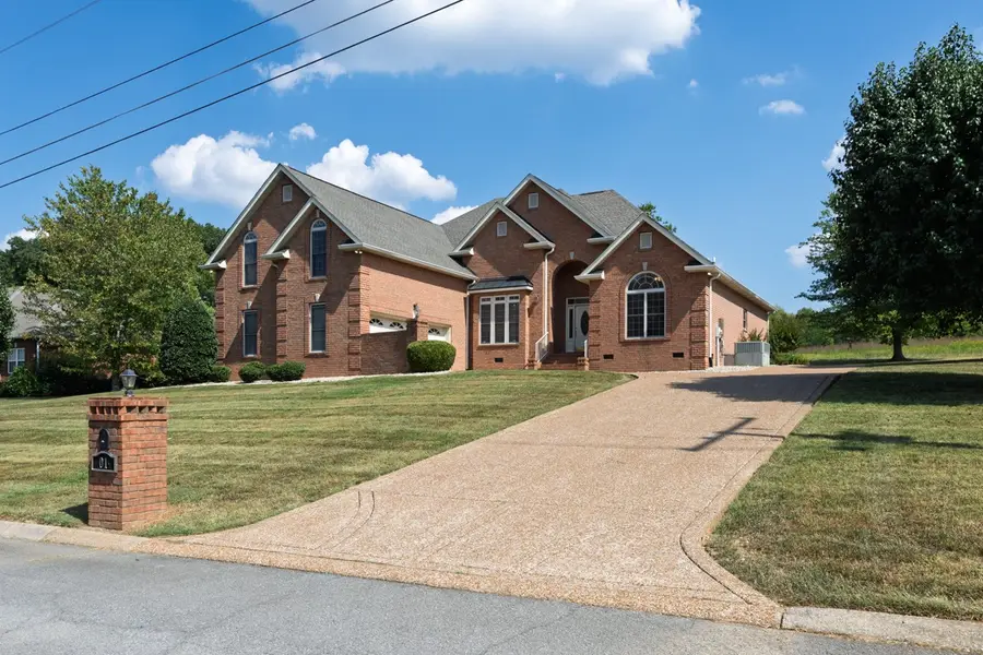 1019 Fairways Dr, Greenbrier, TN 37073 - #2