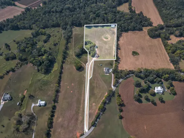 2 Buzzard Creek, Cedar Hill, TN 37032