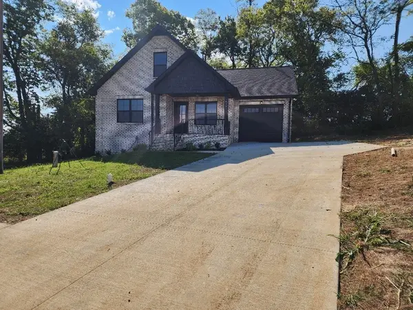 215 Scenic Ln, Hartsville, TN 37074