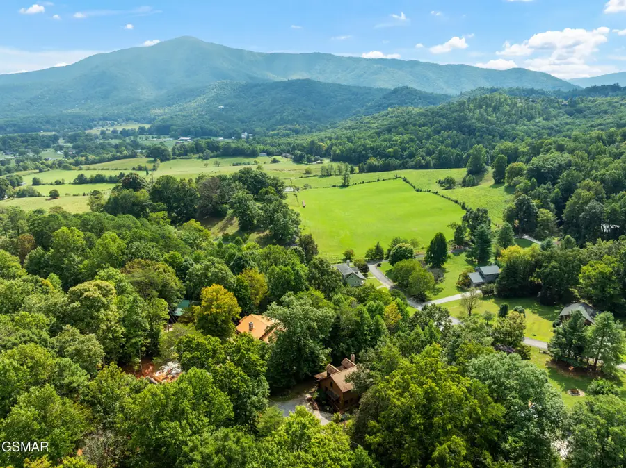 3839 Saddle Brook Way, Sevierville, TN 37862 - #3