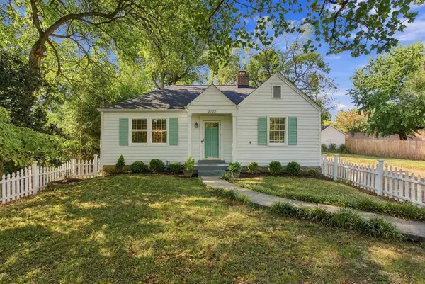 2722 Sharondale Ct, Nashville, TN 37215