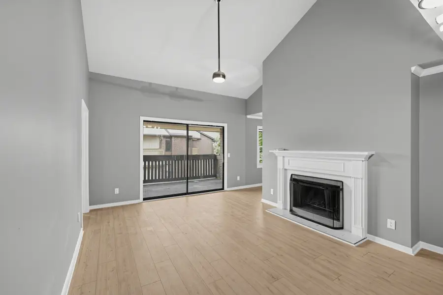 145 Hillsboro Pl, Nashville, TN 37215 - #2