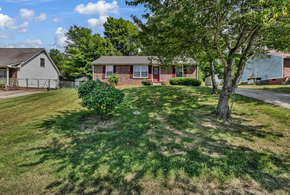 711 Green Valley Ct, Clarksville, TN 37042 - #1