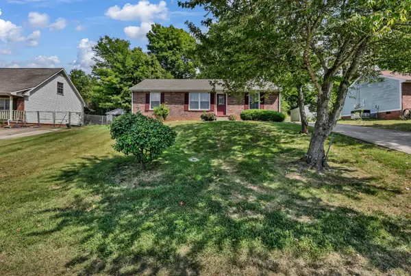711 Green Valley Ct, Clarksville, TN 37042