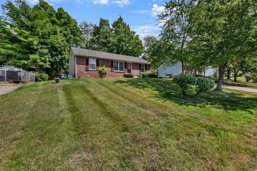 711 Green Valley Ct, Clarksville, TN 37042 - #3