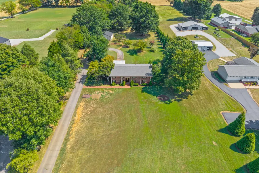 5902 Lafayette Rd, Hopkinsville, KY 42240 - #2