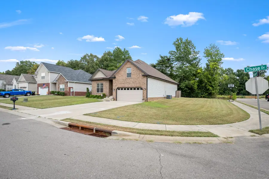 329 Chase Dr, Clarksville, TN 37043 - #2