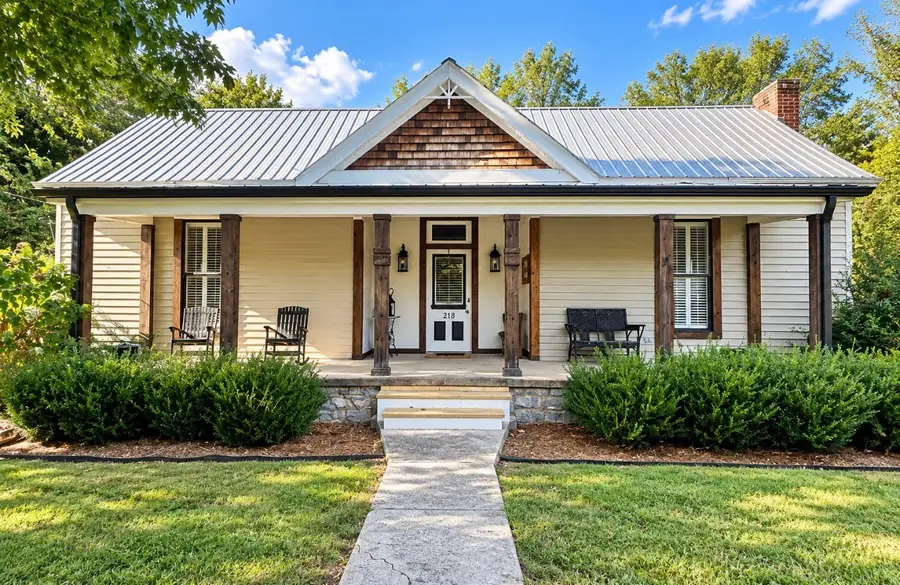 218 W Main St, Liberty, TN 37095 - #2