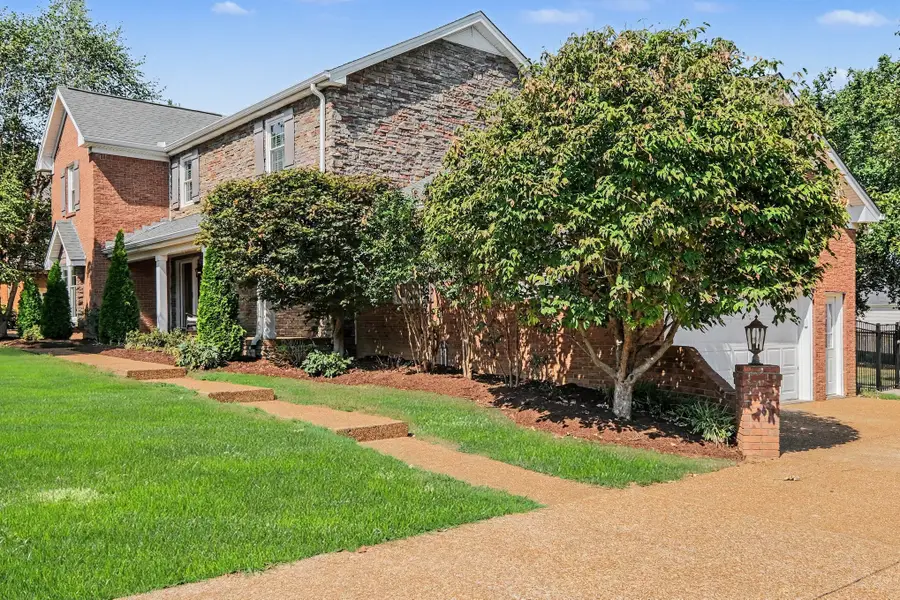 8358 Carriage Hills Dr, Brentwood, TN 37027 - #2