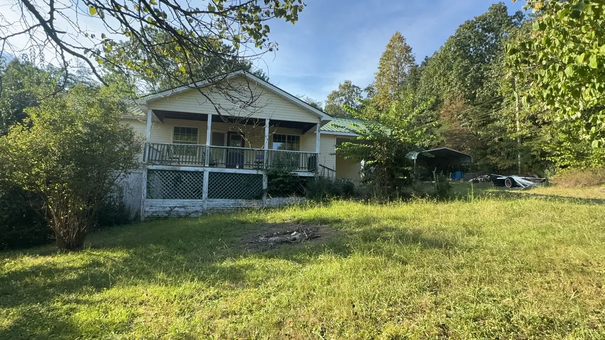 1694 Poplar Dr, Crossville, TN 38571 - #1
