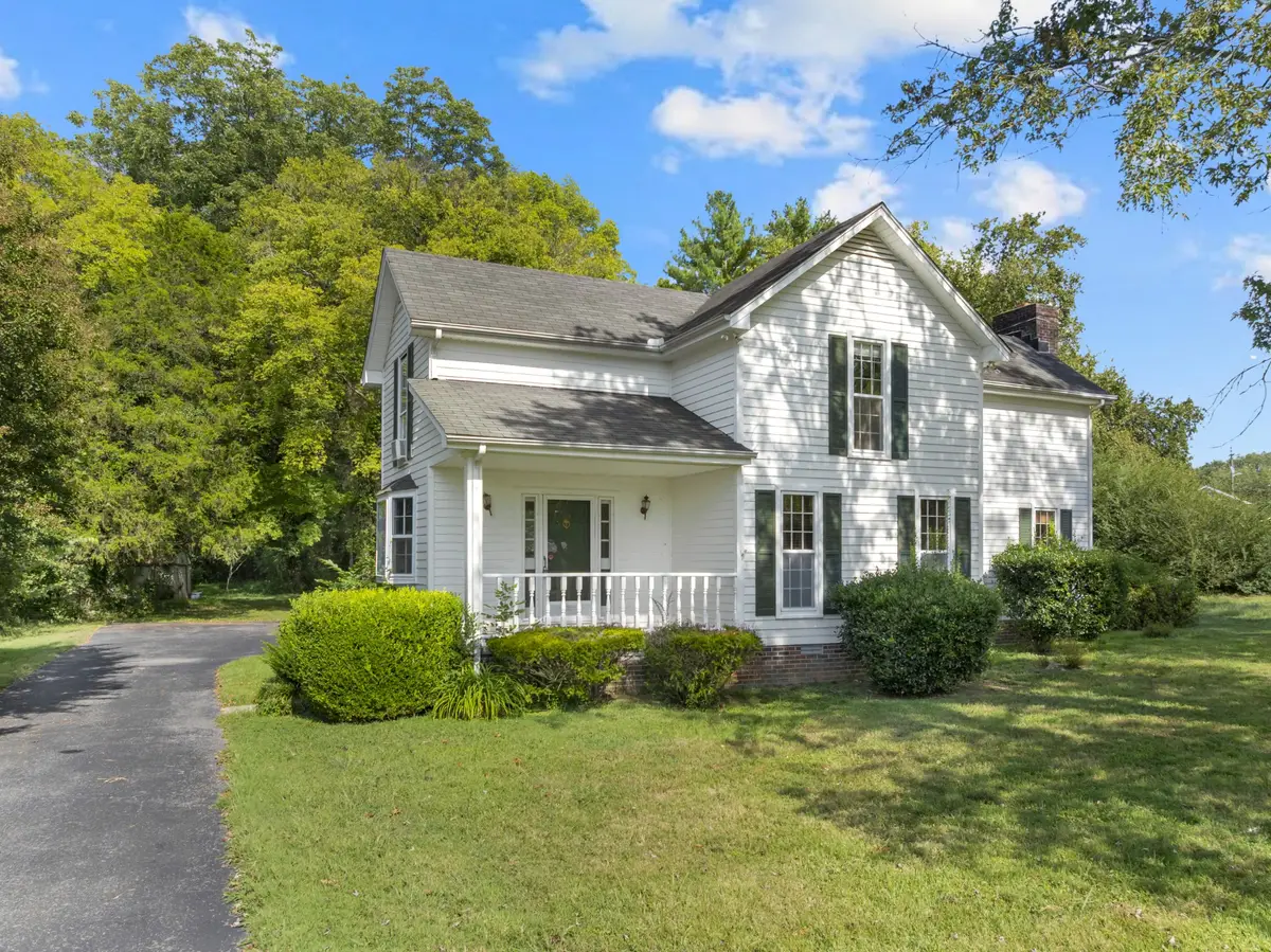 215 Stardust Dr, Shelbyville, TN 37160 - #1