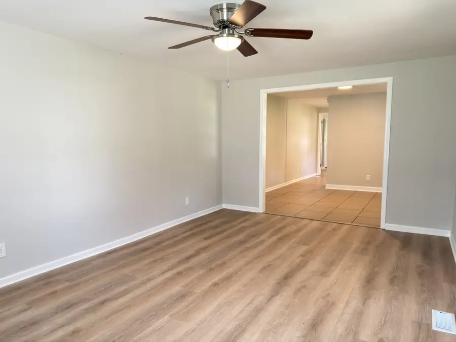 814 S High St, Winchester, TN 37398 - #2