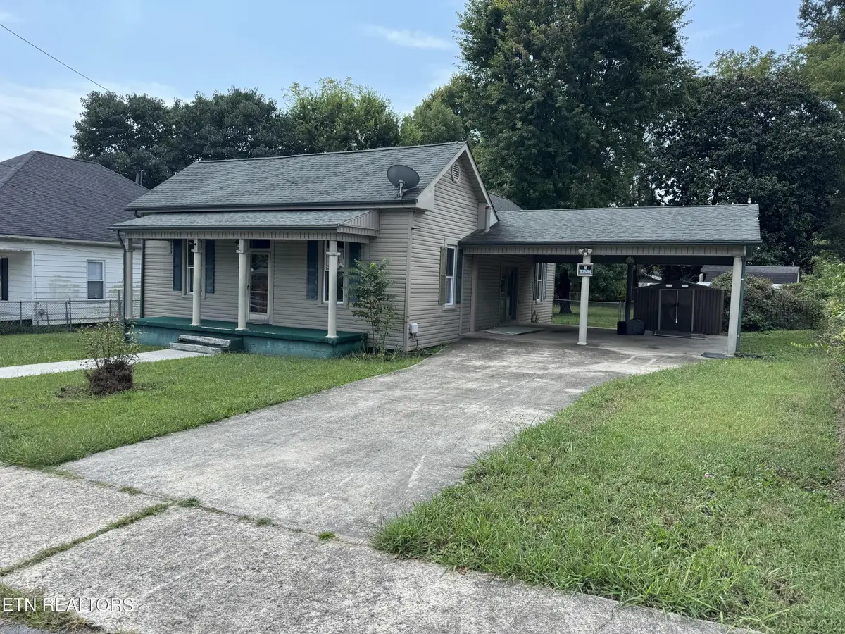 409 W Wheeler St, Rockwood, TN 37854 - #1