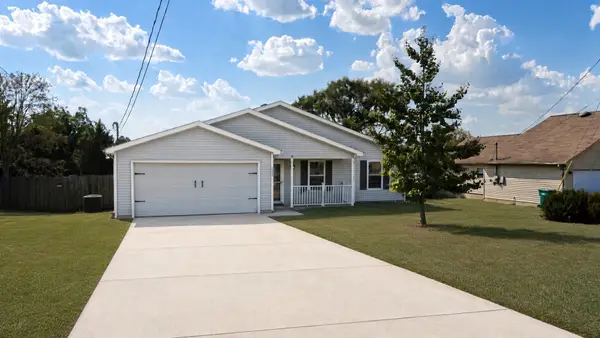325 Lake Forest Dr, La Vergne, TN 37086